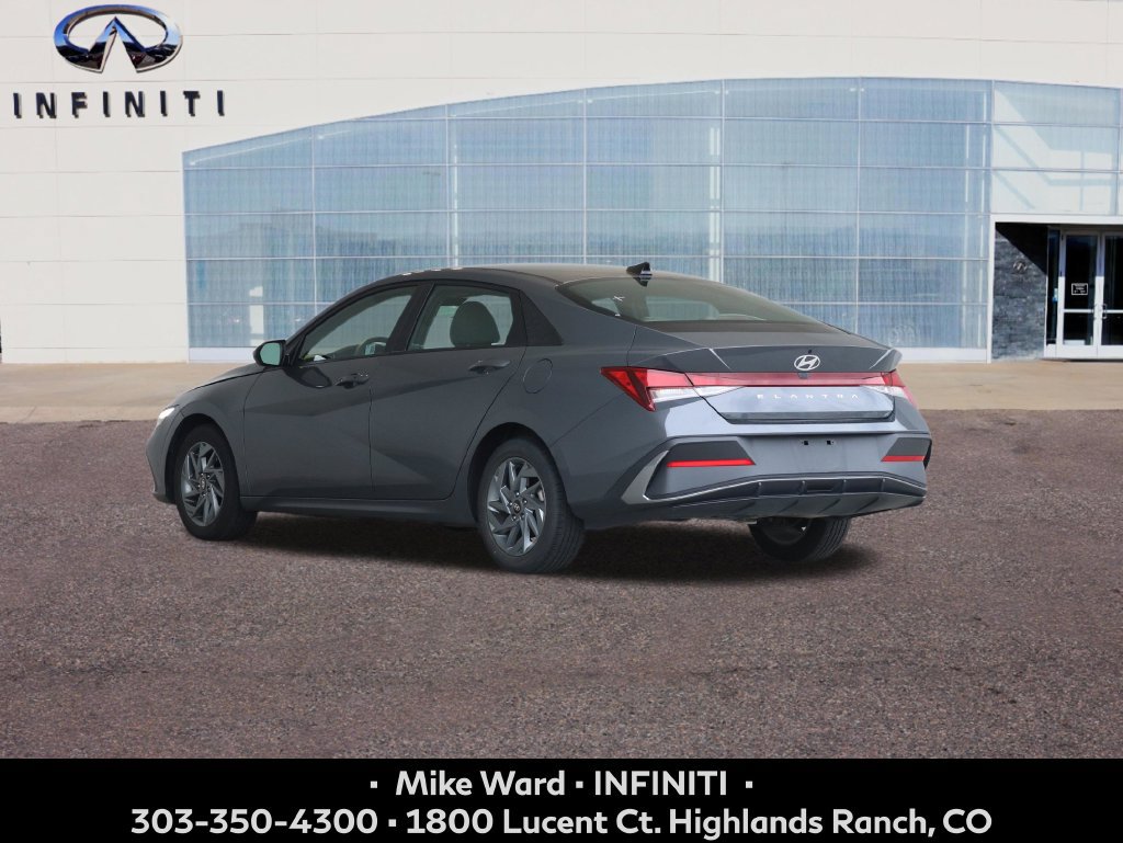 Used 2024 Hyundai Elantra SEL FWD image 3