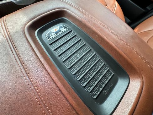 Used 2019 Cadillac Escalade Premium Luxury AWD/4WD image 29