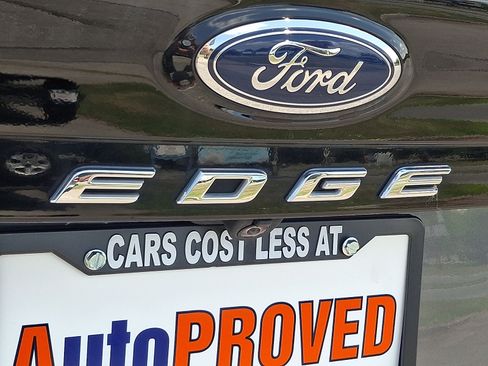 Used 2022 Ford Edge Titanium w/ Equipment Group 301A AWD/4WD image 33