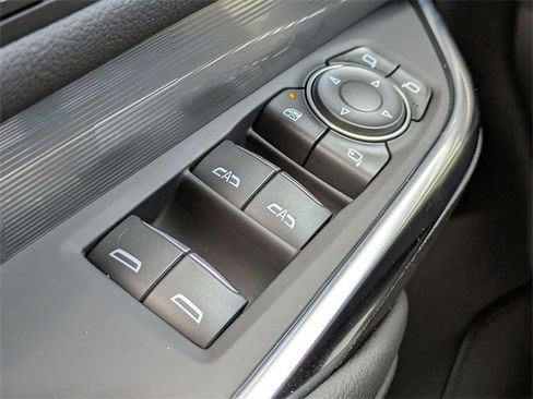 Certified 2025 Cadillac XT4 Premium Luxury image 24