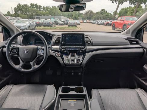 Used 2022 Honda Odyssey Elite image 2