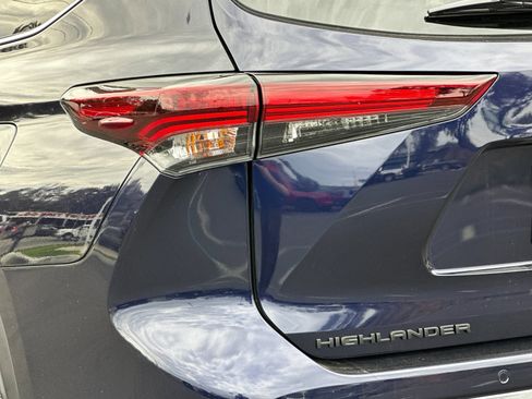 New 2026 Toyota Highlander Limited image 26