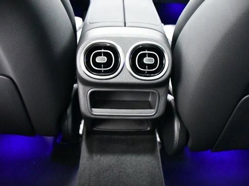 Used 2026 Mercedes-Benz GLC 300 4MATIC image 19