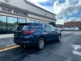 Used 2023 Chevrolet Traverse LT image 3