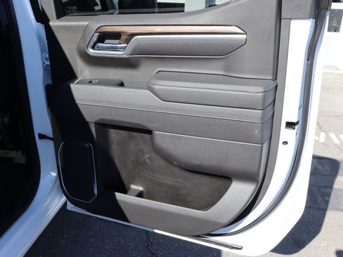 Used 2025 Chevrolet Silverado 1500 LT Trail Boss w/ Protection Package image 32