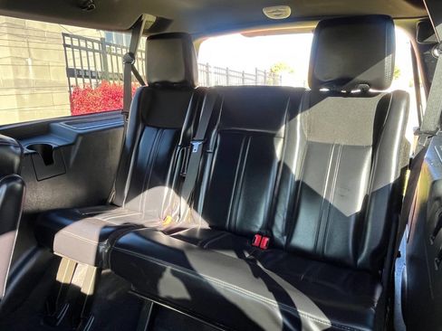 Used 2017 Lincoln Navigator L Select image 11