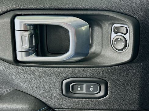 Used 2024 Jeep Wrangler Unlimited Rubicon 4xe image 17