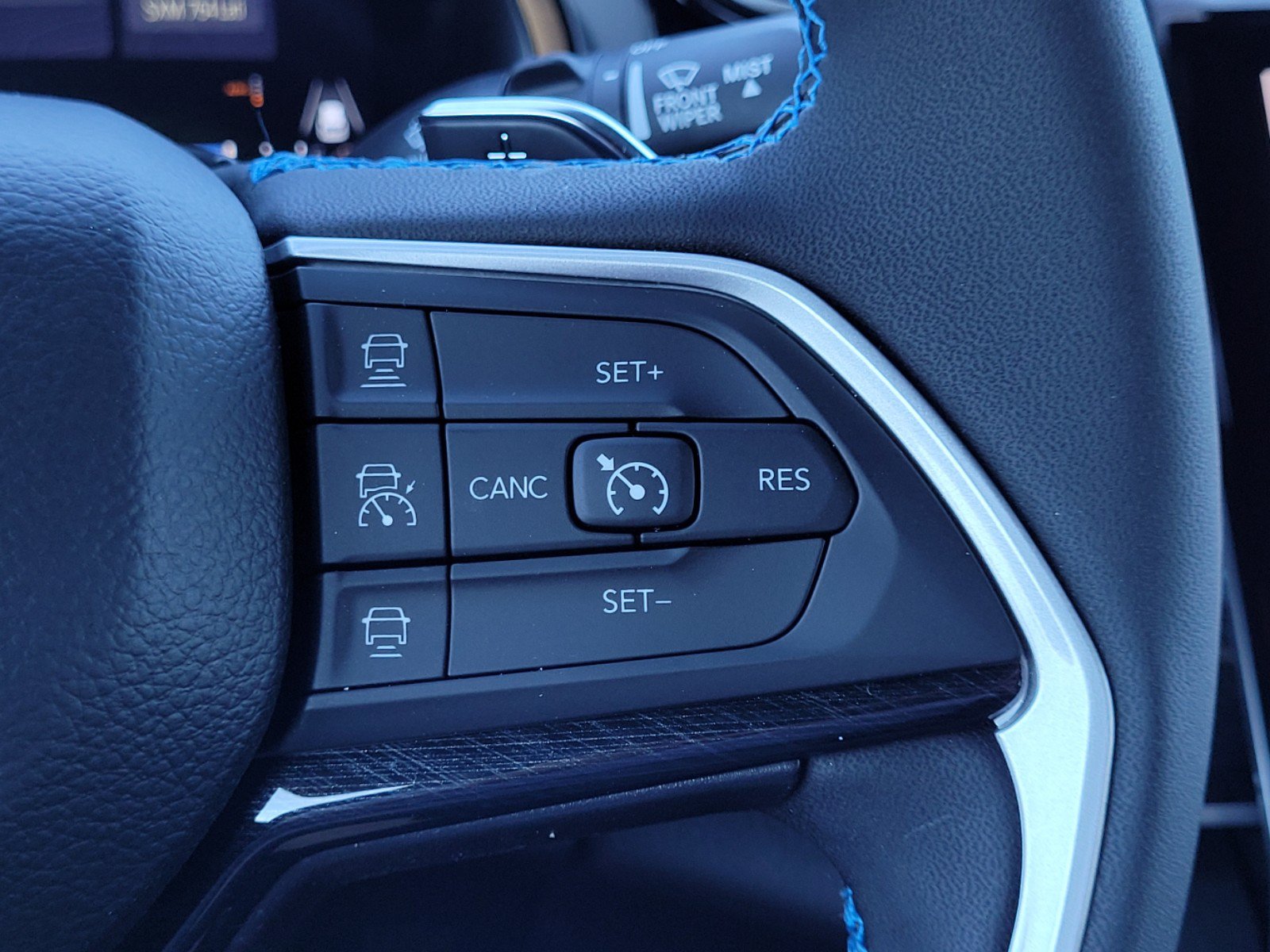 New 2022 Jeep Grand Cherokee Trailhawk w/ Advanced Protech Group II AWD/4WD image 17