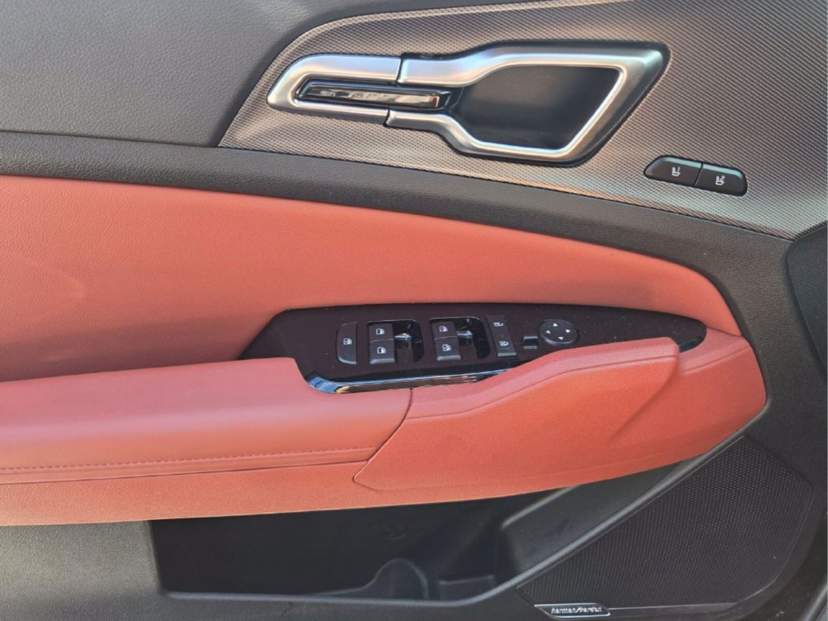 Certified 2025 Kia Sportage SX FWD image 19