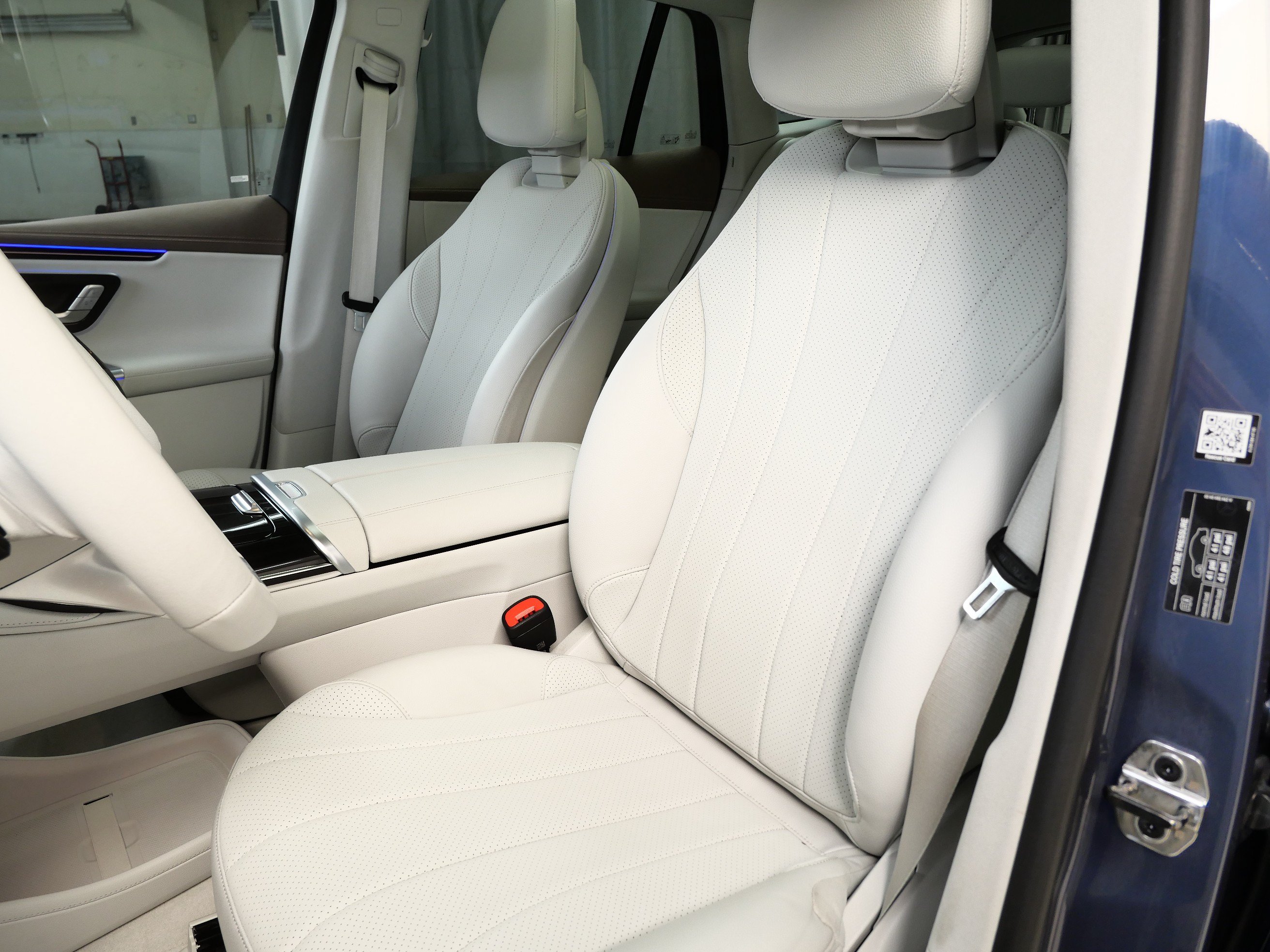 Used 2023 Mercedes-Benz EQE 350+ 4MATIC SUV image 3