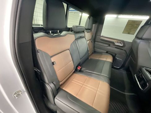 Used 2024 Chevrolet Silverado 2500 High Country w/ Technology Package image 28