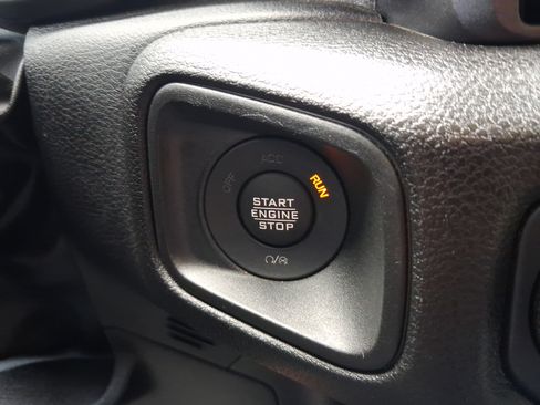 Used 2025 Jeep Wrangler Unlimited Sport AWD/4WD image 18