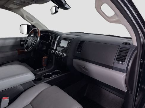Certified 2019 Toyota Sequoia Platinum image 19