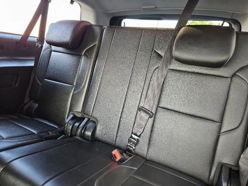 Used 2019 Chevrolet Suburban LT image 30