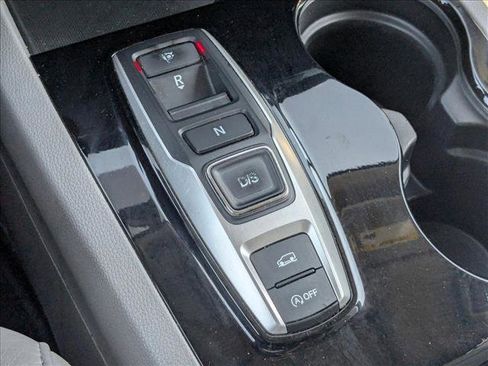 Used 2017 Honda Pilot Touring image 12