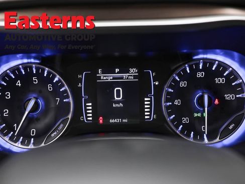 Used 2023 Chrysler Voyager LX image 18