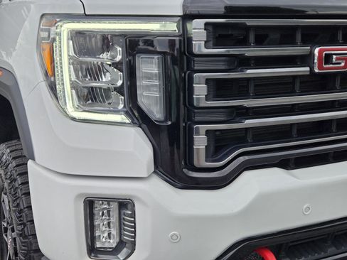 Used 2021 GMC Sierra 2500 AT4 w/ AT4 Premium Plus Package AWD/4WD image 3