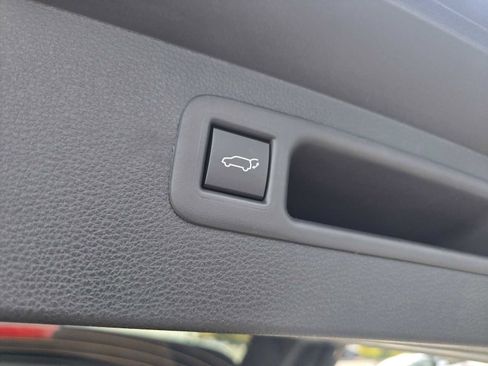 New 2026 Toyota Highlander XLE image 19