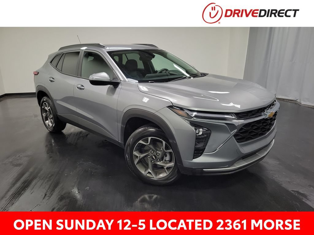 Used 2026 Chevrolet Trax LT FWD image 1