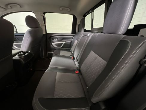 Used 2024 Nissan Titan SV w/ SV Convenience Package image 23