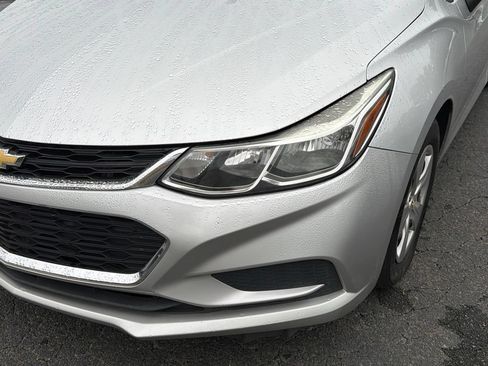 Used 2017 Chevrolet Cruze LS FWD image 15