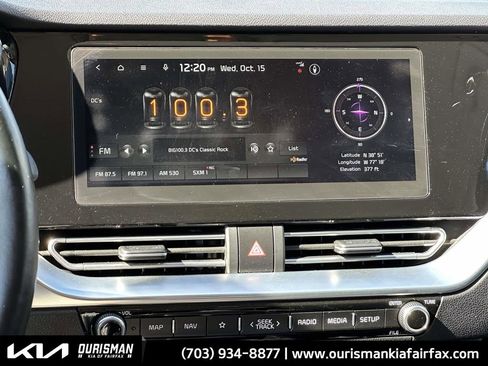 Used 2022 Kia Niro EX w/ Cold Weather Package image 4