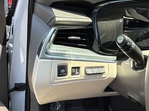 Used 2025 Cadillac XT5 Premium Luxury w/ Technology Package FWD image 22