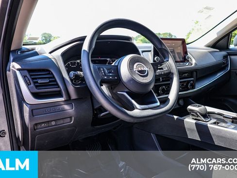 Used 2024 Nissan Rogue S FWD image 27