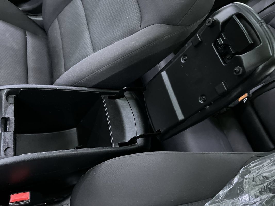 Used 2017 Chevrolet Malibu LT FWD image 25