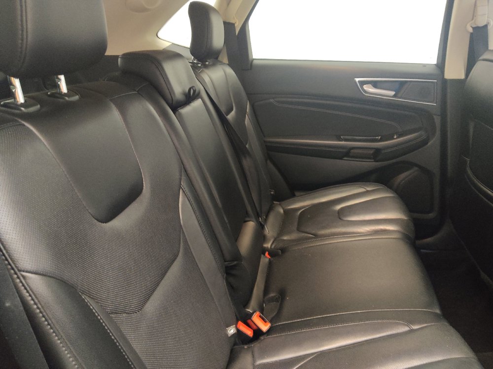 Used 2020 Ford Edge Titanium w/ Equipment Group 301A FWD image 19