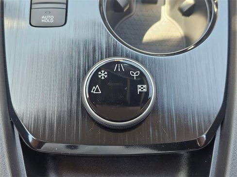 New 2025 Nissan Rogue SV image 16