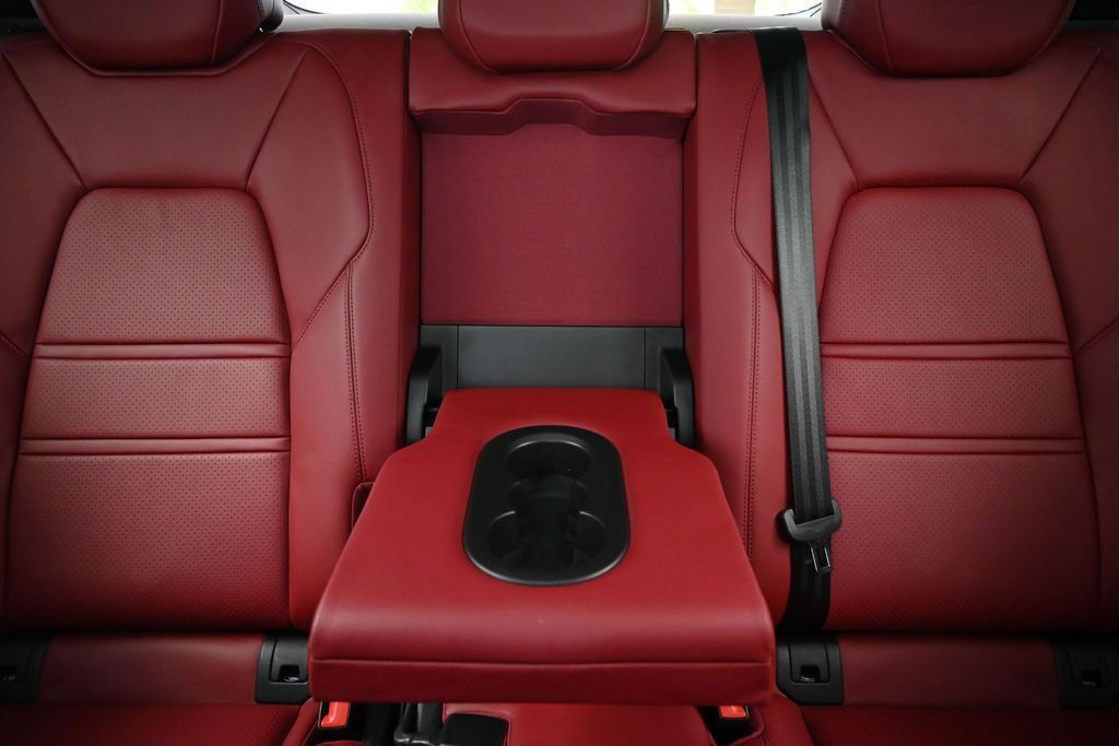 Used 2023 Porsche Cayenne GTS AWD/4WD image 21