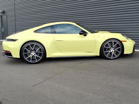 Used 2025 Porsche 911 Carrera 4 GTS image 29