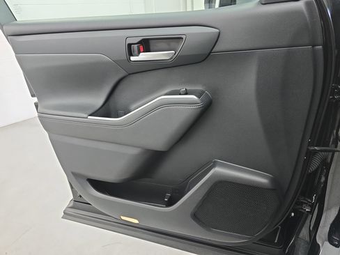 Used 2023 Toyota Highlander XSE image 27