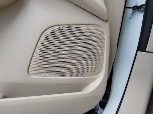 Used 2015 Nissan Murano Platinum w/ Platinum Technology Package FWD image 19