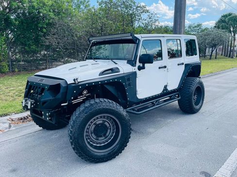 Used 2018 Jeep Wrangler Unlimited Sport AWD/4WD image 1