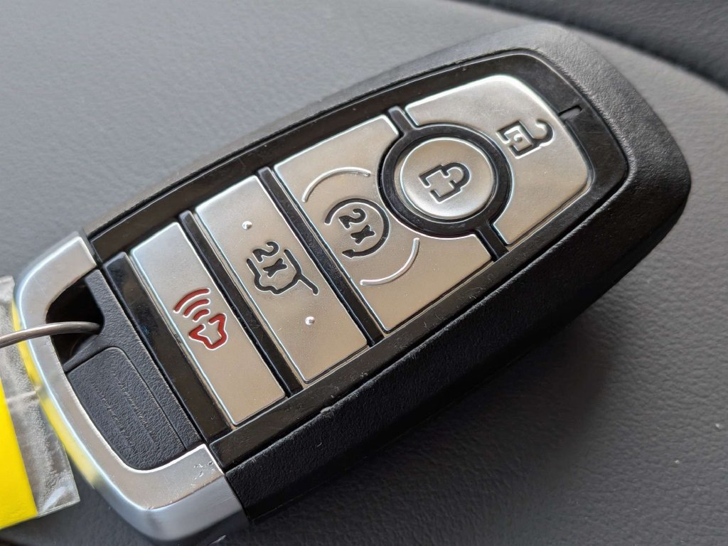 Used 2025 Ford Expedition Active AWD/4WD image 34