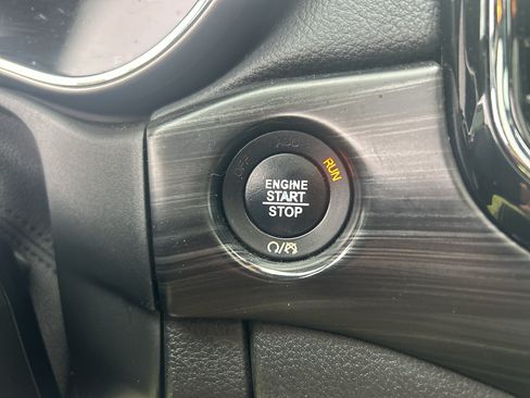 Used 2019 Jeep Grand Cherokee Altitude AWD/4WD image 23