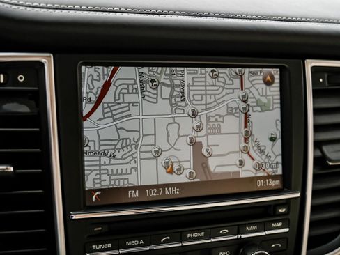 Used 2016 Porsche Panamera image 15