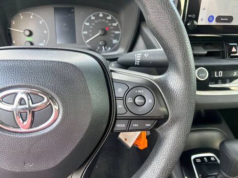 Used 2024 Toyota Corolla LE FWD image 23