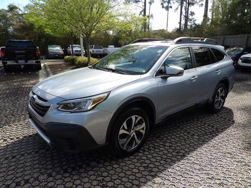 Used 2020 Subaru Outback Limited w/ Popular Package #2 image 3