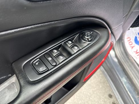 Used 2018 Jeep Compass Trailhawk w/ Cold Weather Group AWD/4WD image 24