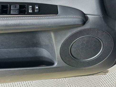 Used 2016 Lexus ES 350 w/ Luxury Package w/Wood Trim image 23