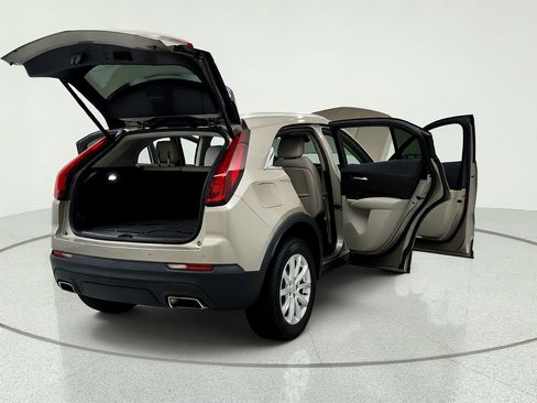 Certified 2023 Cadillac XT4 Luxury w/ Cold Weather Package AWD/4WD image 12