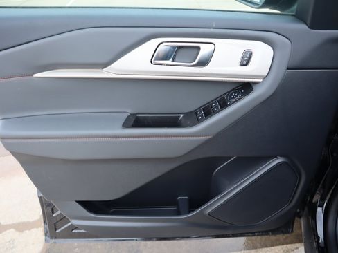 New 2025 Ford Explorer Active w/ Active Comfort Package image 19