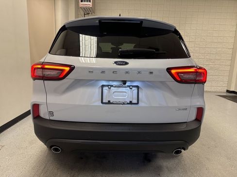 New 2026 Ford Escape ST-Line w/ Tech Pack #1 image 18