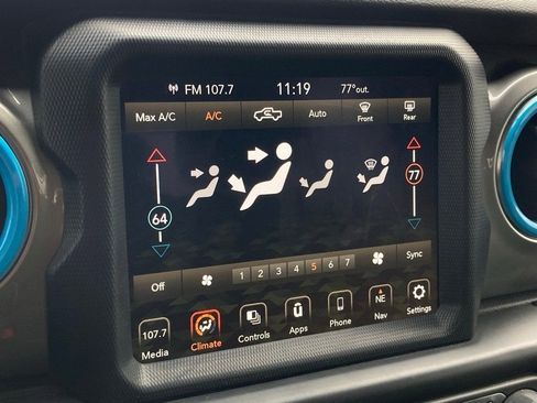 Used 2020 Jeep Gladiator Overland image 18