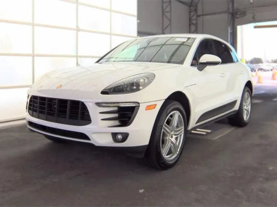 Used 2015 Porsche Macan S w/ Infotainment Package AWD/4WD image 1