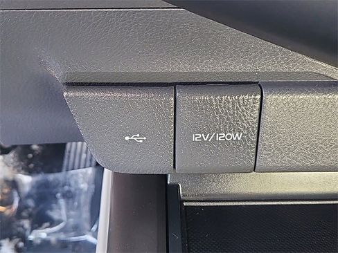 Used 2024 Toyota Camry SE image 15