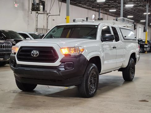 Used 2020 Toyota Tacoma SR RWD image 4